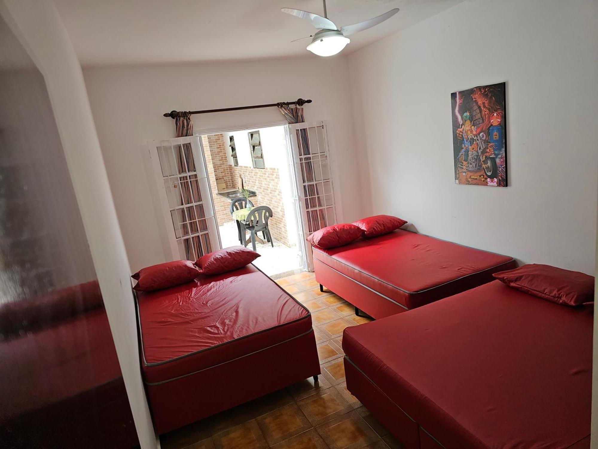 Casa Maravilhosa E Ampla Pe Na Areia Com Piscina, Area Gourmet Com Churrasqueira Em Deck Coberto Frente A Piscina, 4 Quartos Confortaveis E Espacosos, Sendo 2 Suites, Cozinha Americana E Sala De Jantar, Ampla Garagem Para 6 Carros - Mercado Na Rua Da Praia Grande  Exterior foto