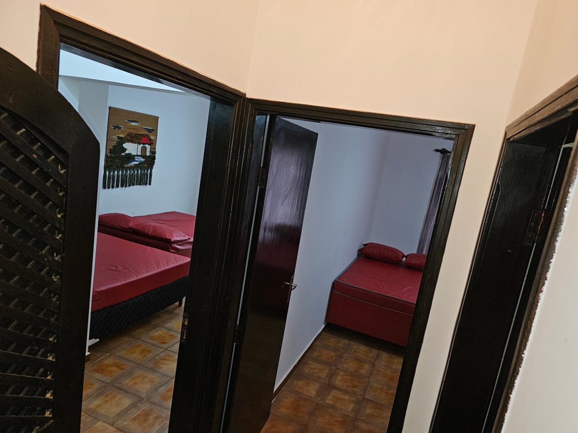 Casa Maravilhosa E Ampla Pe Na Areia Com Piscina, Area Gourmet Com Churrasqueira Em Deck Coberto Frente A Piscina, 4 Quartos Confortaveis E Espacosos, Sendo 2 Suites, Cozinha Americana E Sala De Jantar, Ampla Garagem Para 6 Carros - Mercado Na Rua Da Praia Grande  Exterior foto