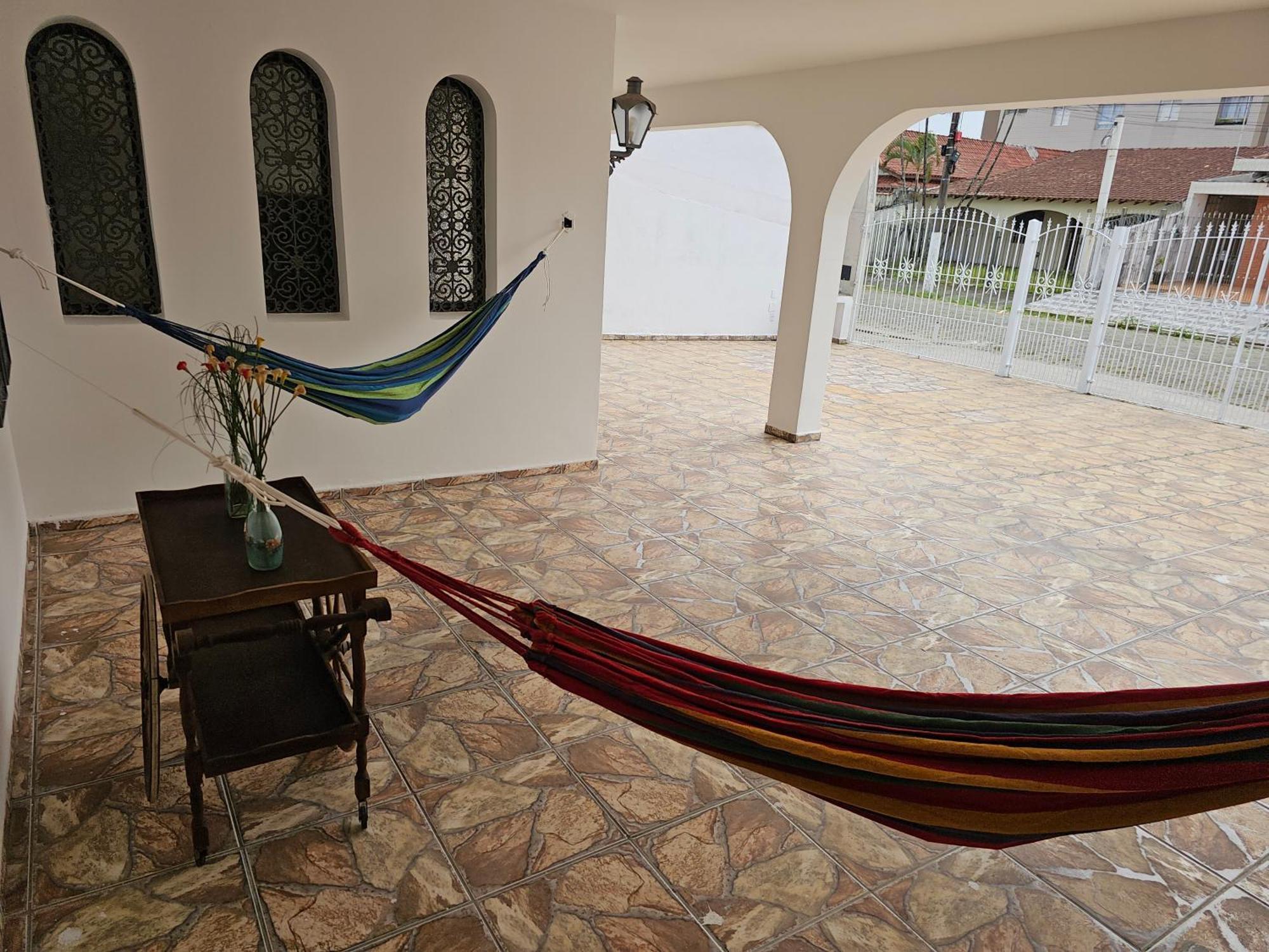 Casa Maravilhosa E Ampla Pe Na Areia Com Piscina, Area Gourmet Com Churrasqueira Em Deck Coberto Frente A Piscina, 4 Quartos Confortaveis E Espacosos, Sendo 2 Suites, Cozinha Americana E Sala De Jantar, Ampla Garagem Para 6 Carros - Mercado Na Rua Da Praia Grande  Exterior foto