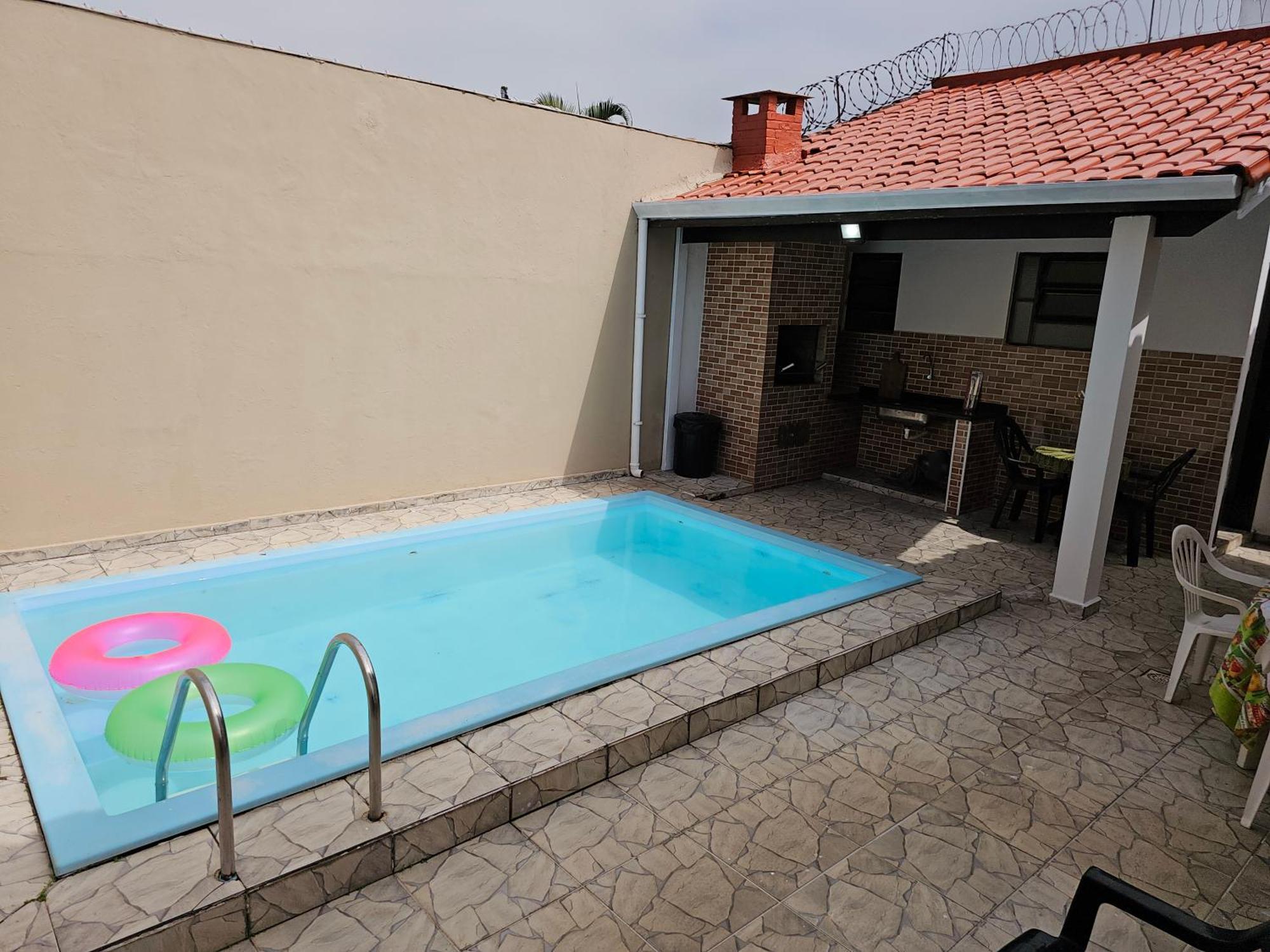 Casa Maravilhosa E Ampla Pe Na Areia Com Piscina, Area Gourmet Com Churrasqueira Em Deck Coberto Frente A Piscina, 4 Quartos Confortaveis E Espacosos, Sendo 2 Suites, Cozinha Americana E Sala De Jantar, Ampla Garagem Para 6 Carros - Mercado Na Rua Da Praia Grande  Exterior foto