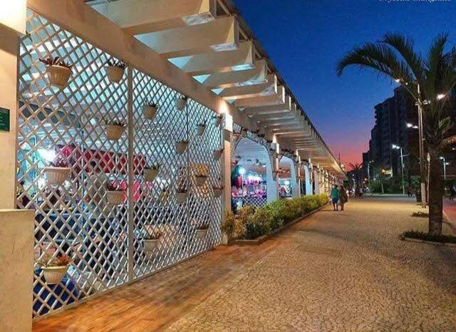 Casa Maravilhosa E Ampla Pe Na Areia Com Piscina, Area Gourmet Com Churrasqueira Em Deck Coberto Frente A Piscina, 4 Quartos Confortaveis E Espacosos, Sendo 2 Suites, Cozinha Americana E Sala De Jantar, Ampla Garagem Para 6 Carros - Mercado Na Rua Da Praia Grande  Exterior foto