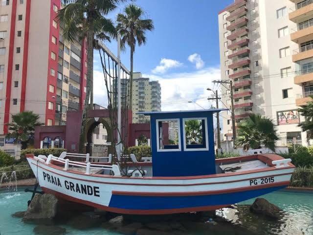 Casa Maravilhosa E Ampla Pe Na Areia Com Piscina, Area Gourmet Com Churrasqueira Em Deck Coberto Frente A Piscina, 4 Quartos Confortaveis E Espacosos, Sendo 2 Suites, Cozinha Americana E Sala De Jantar, Ampla Garagem Para 6 Carros - Mercado Na Rua Da Praia Grande  Exterior foto